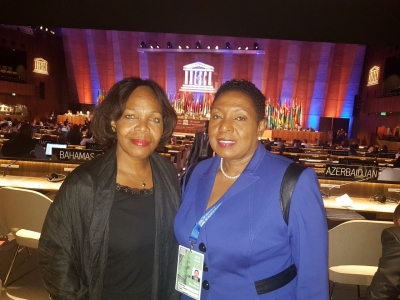 Minister Grange shares lens time with the Chairperson of Curaçao&#039;s National Commission on UNESCO